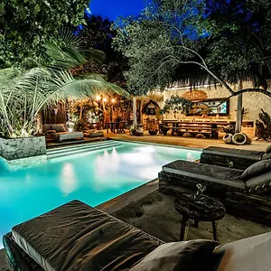 https://una-vida.tulum-hotels.net